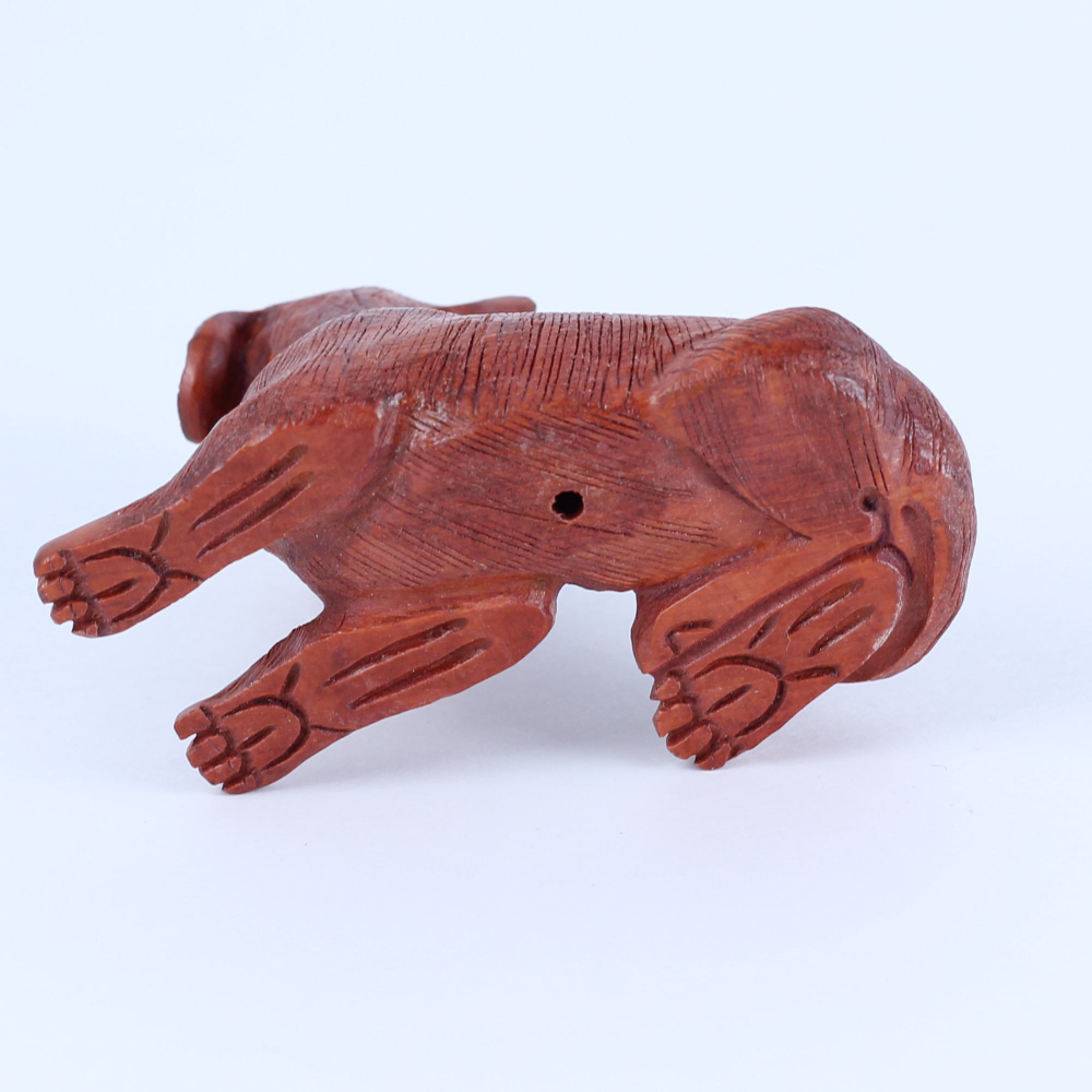 Нэцкэ Собака лежит