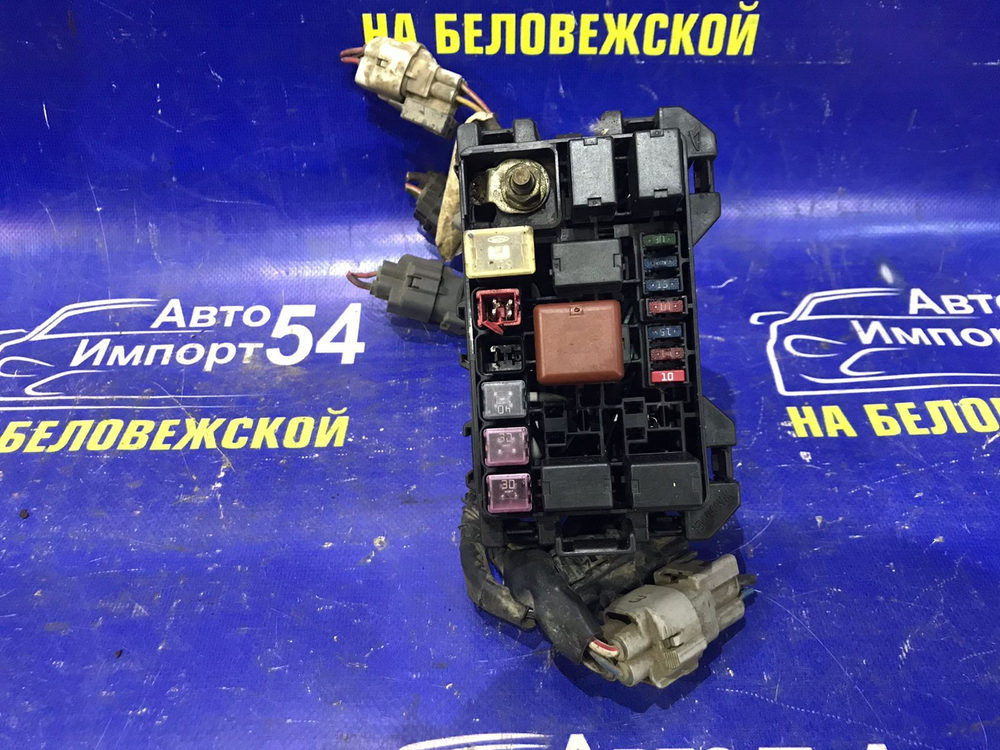 Блок предохранителей подкапотный TOYOTA DUET 2003
