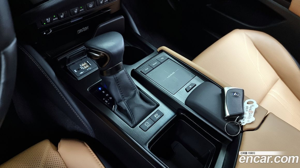 Lexus ES300h 7 Generation Executive (10.2021)