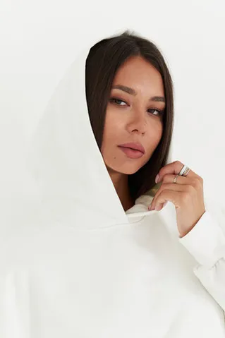 Худи свободного кроя из премиум футера цвета крем