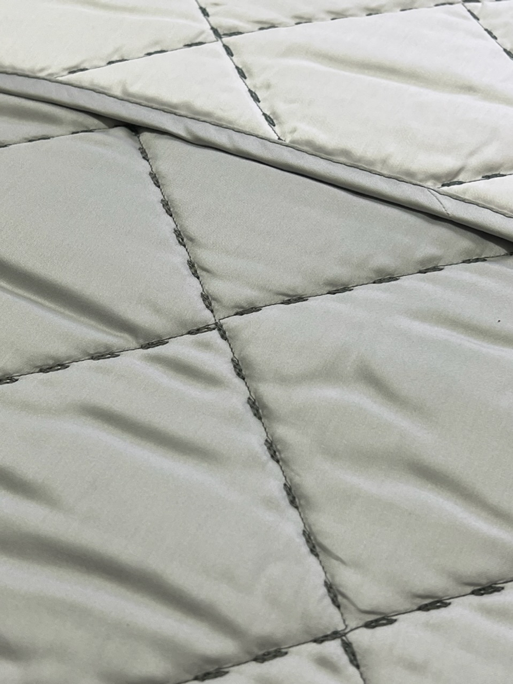 Покрывало 260х270 Trussardi Seam Line светло-серое