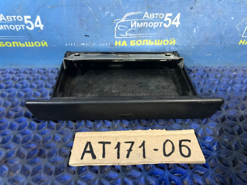 Пепельница TOYOTA CARINA 1990