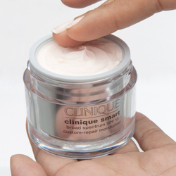Clinique Clinique Smart SPF 15 Custom-Repair Moisturizer - увлажняющий дневной крем против морщин для жирной кожи SPF 15 /   50  ml  / GTIN 020714682514