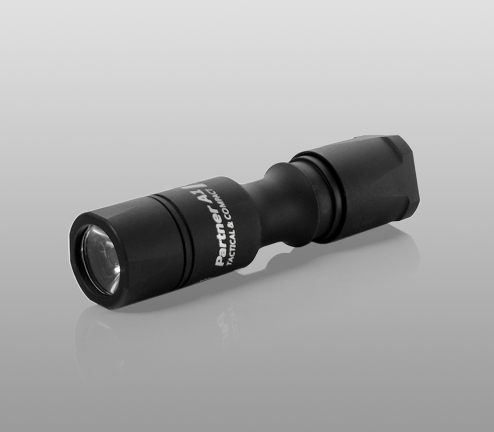 Тактический фонарь Armytek Partner A1