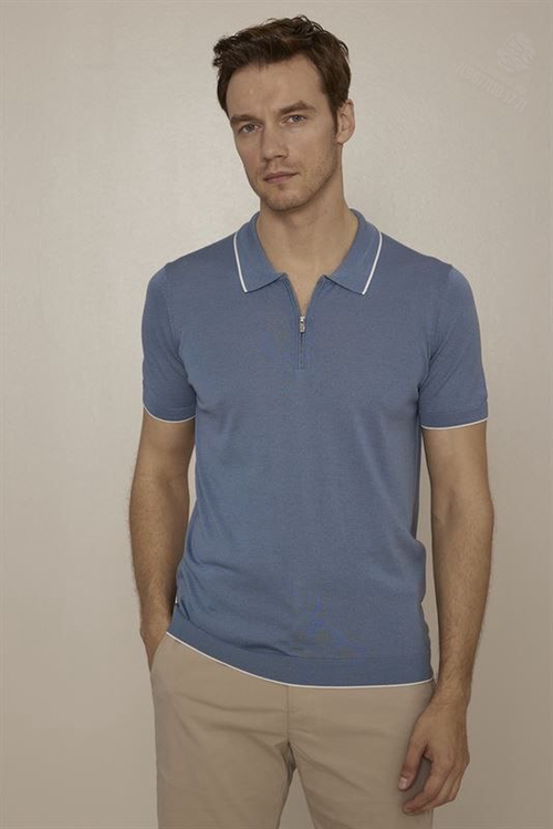 Поло Emiliano Zapata