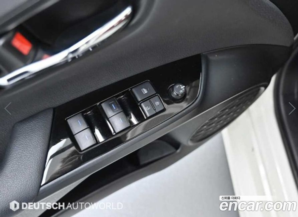 Toyota Prius 4 Generation 1.8 (05.2020)