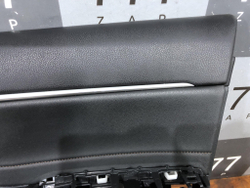 Обшивка двери передней правой Camry (XV70) 20-нв Б/У Оригинал 6761006R00C8