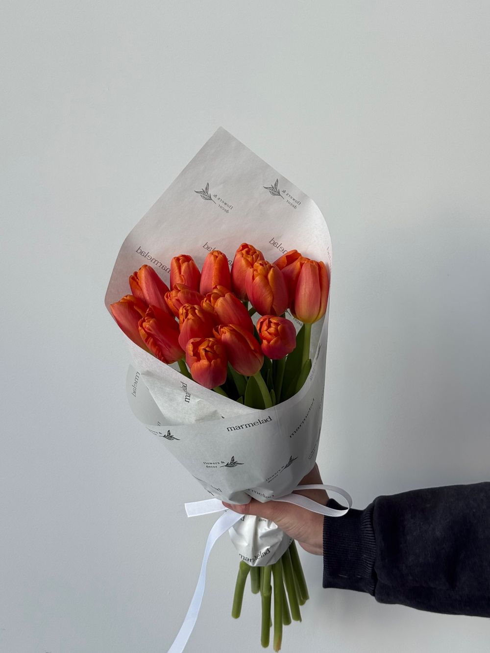 Букет из 15-ти оранжевых тюльпанов
