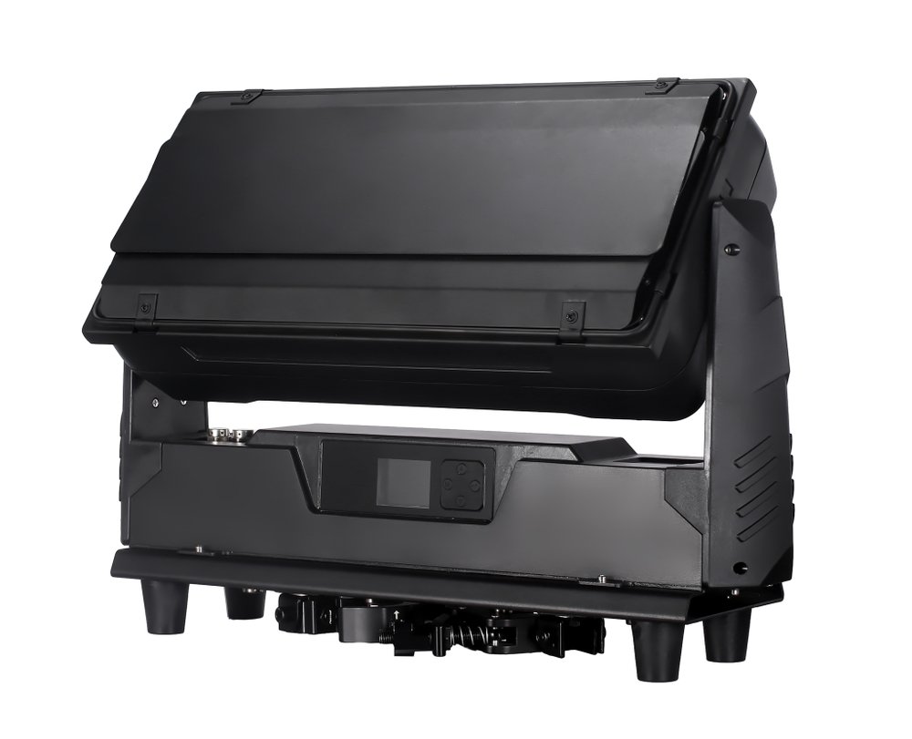 Strobe THUNDER P60 — LED стробоскоп 900 Вт RGBW IP65