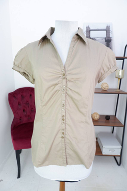 Блузка Camaieu лаконичная, визуально на 46 размер