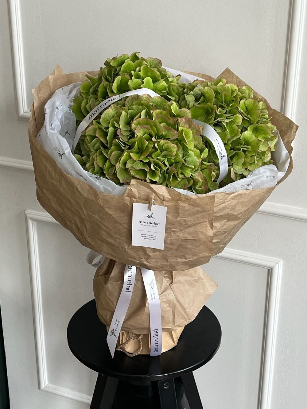 Моно букет из гортензии зеленого оттенка