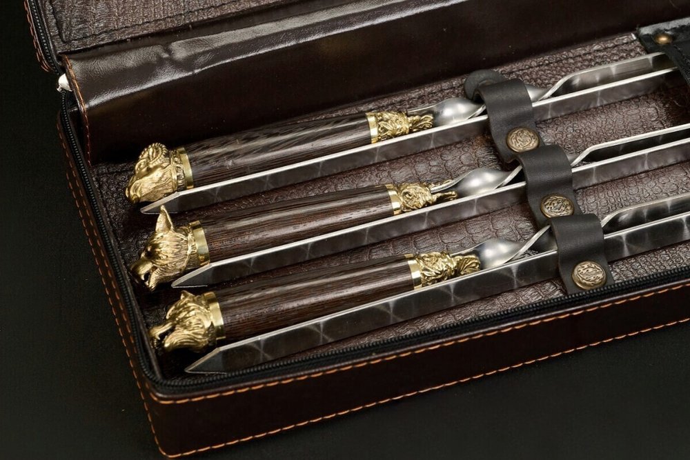 Подарочный набор шампуров в кейсе "Медведь"