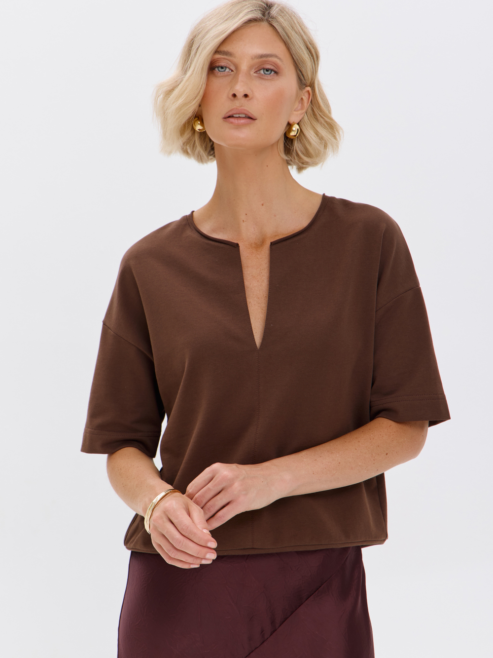 Плотная футболка из футера 2-нитки с V-вырезом HIGH TEMP