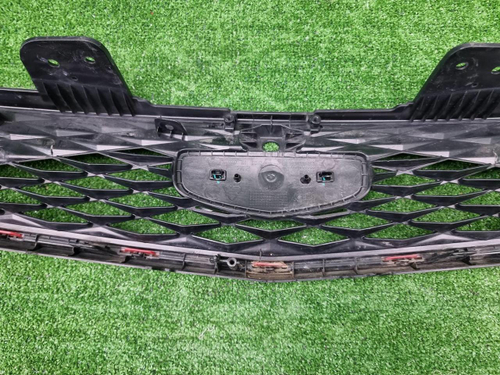 Решетка радиатора Geely Coolray (2023-н.в.)