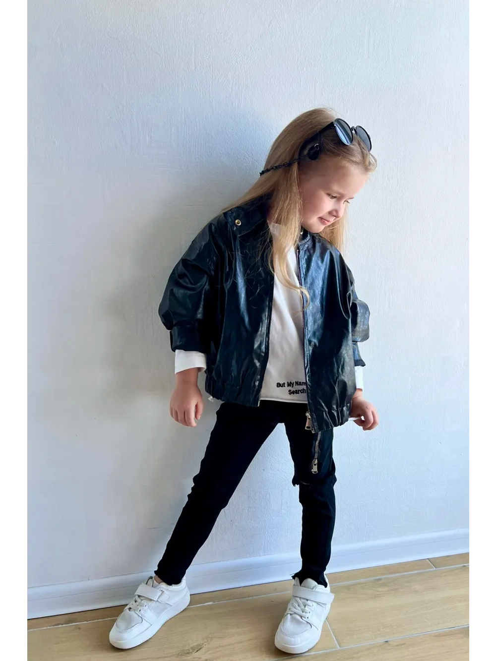 Бомбер из экокожи оверсайз