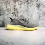 Adidas Yeezy Boost 350 V2 • Carbon