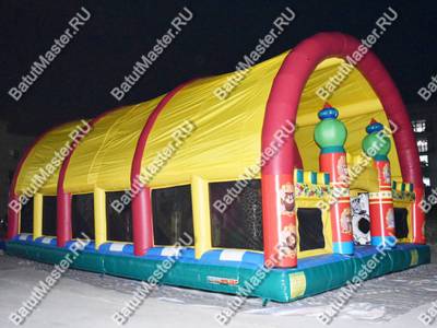 Коммерческий надувной батут "Веселый дом и звери в нём" с крышей 12*7*6 м