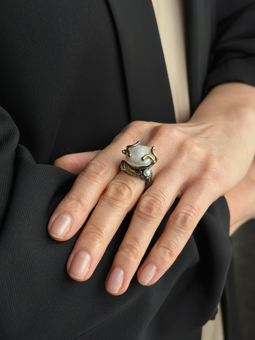 HMG 1072 Кольцо Perl black №2 1450