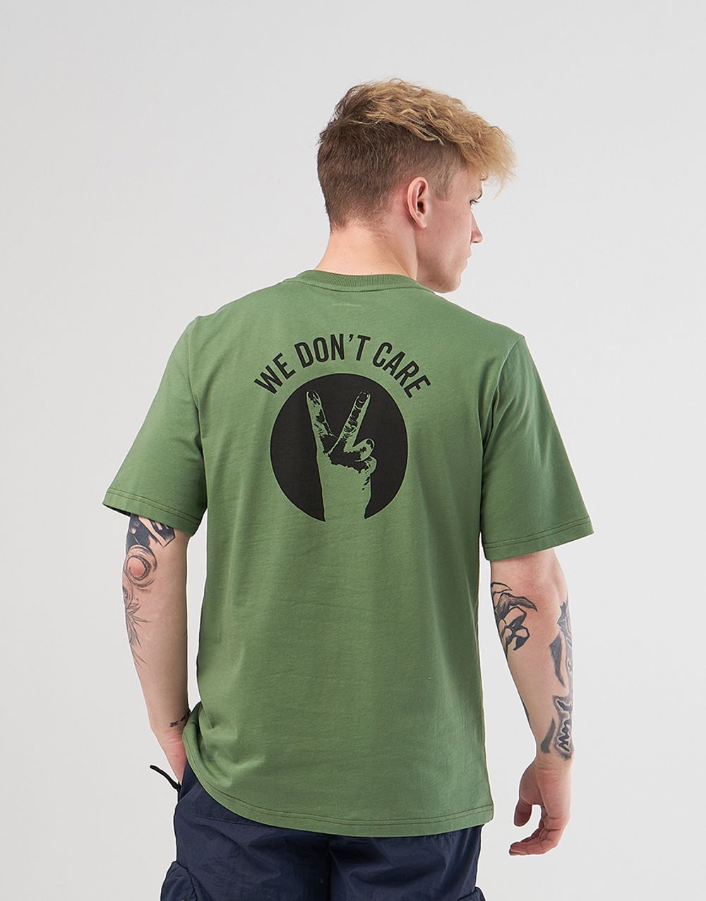 Футболка We Don’t Care V-Sign T-shirtGreen