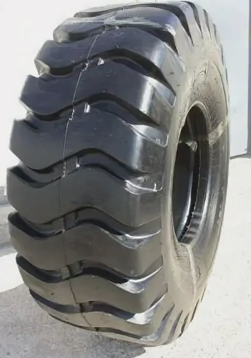 Шина 23.5-25 PR24 E3/L3(A) TT ш/к SATOYA Китай