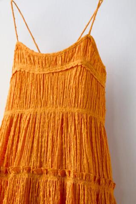 ZARA ПЛАТЬЕ С ВЫШИВКОЙ ПЛЮМЕТИ, ЦВЕТ ЖЖЕНОГО АПЕЛЬСИНА