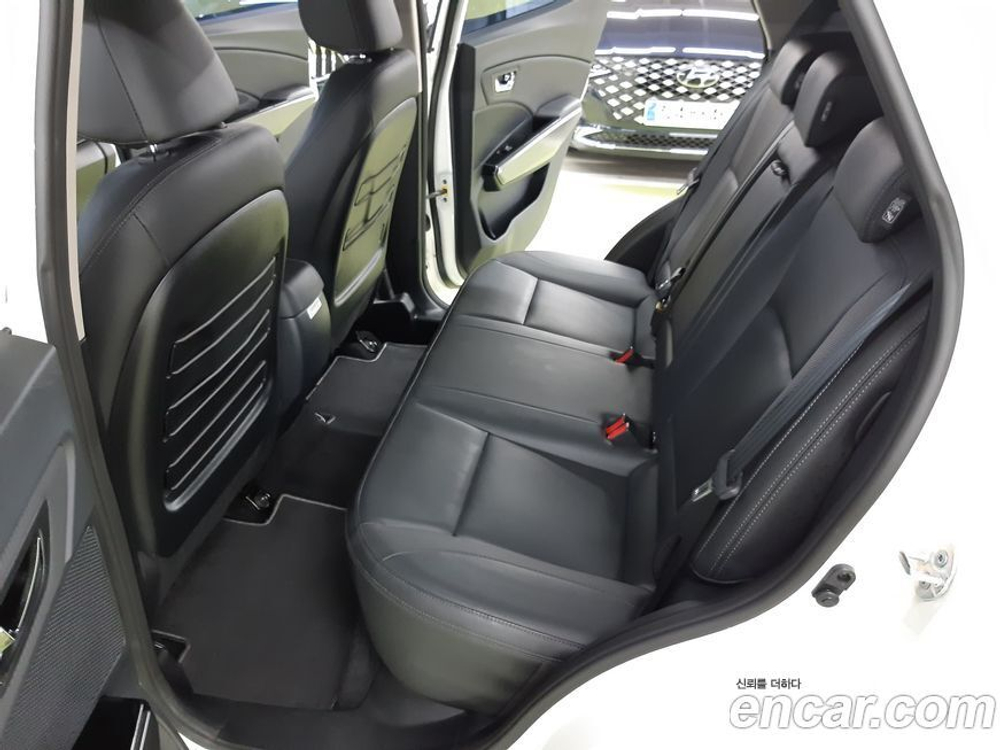 KG Mobility (Ssangyong) Very New Tivoli Бензин 1.5 2WD (03.2020)