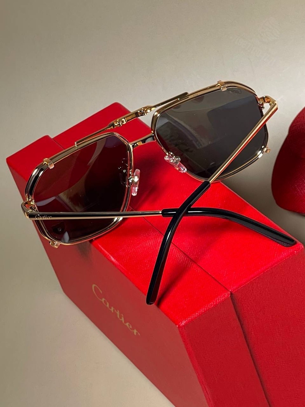 Солнечные очки Cartier