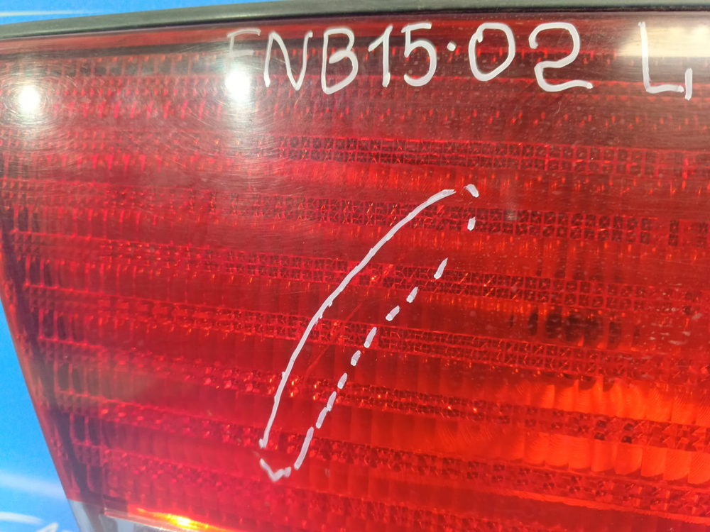 Вставка багажника левая NISSAN SUNNY 1999