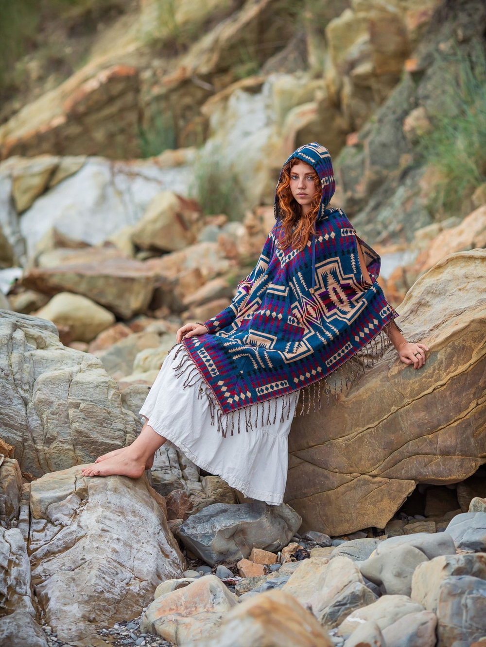 Пончо женское шерстяное с орнаментом