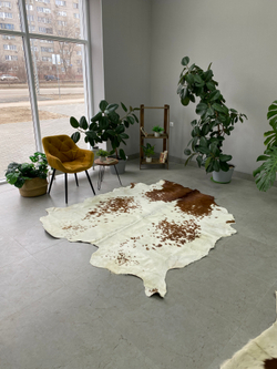 Коровья шкура на пол натуральная. 200 х 190 см