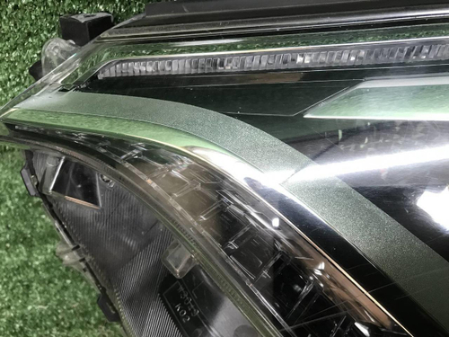 Фара левая Toyota Rav 4 CA40 (2015-2019) LED