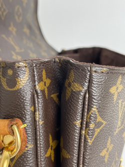 Сумка Louis Vuitton POCHETTE METIS