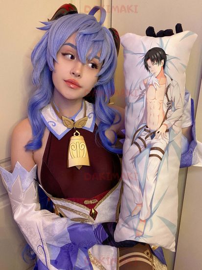 Мини дакимакура Леви Аккерман из Атака Титанов арт. M0262, 60х20 см