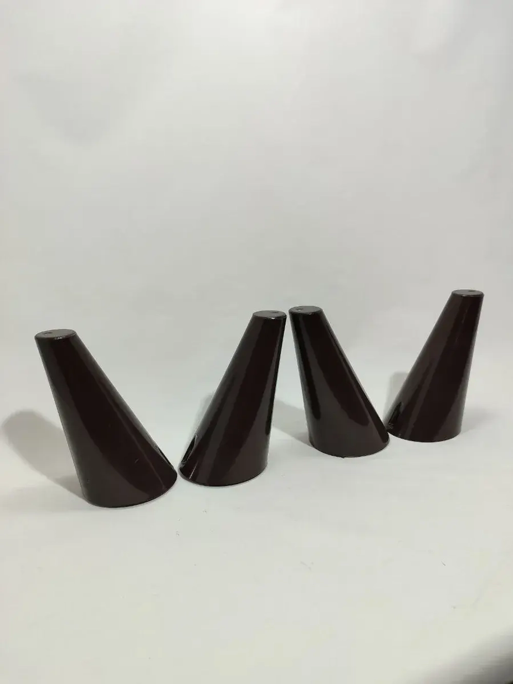 Мебельные ножки пластиковые для дивана шкафа и тумбочки