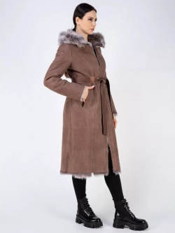 Дубленка зимняя с капюшоном натуральная