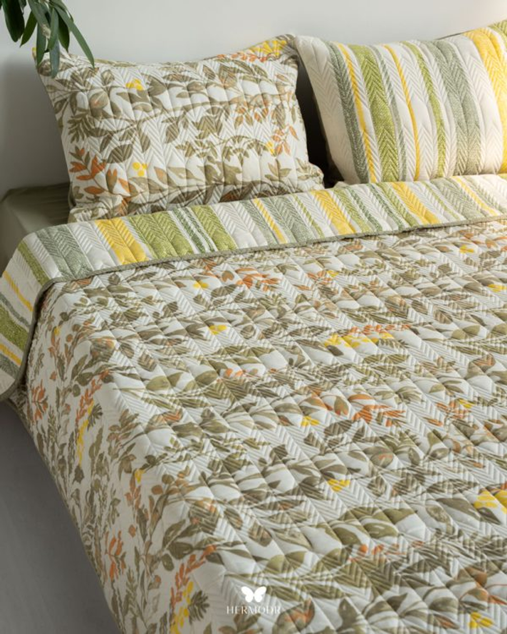 Комплект стеганного покрывала и 2 наволочек Kaj Double-Side Yellow Hermodr 130220319 Иран