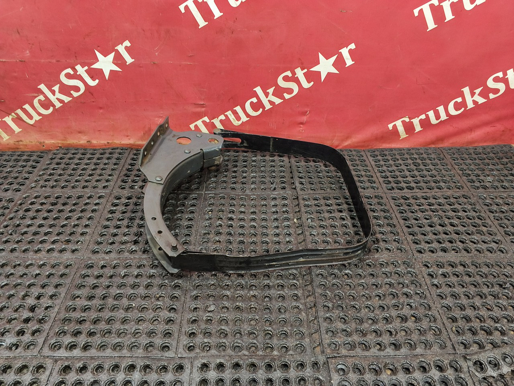 Кронштейн крепления топливного бака