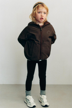 ZARA ЛЕГИНСЫ В РУБЧИК С НАШИВКОЙ, ЧЕРНЫЙ