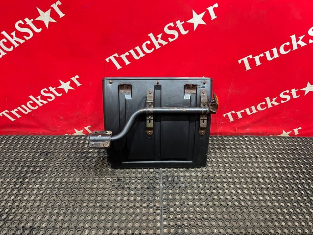 Крыло заднее левое передняя часть