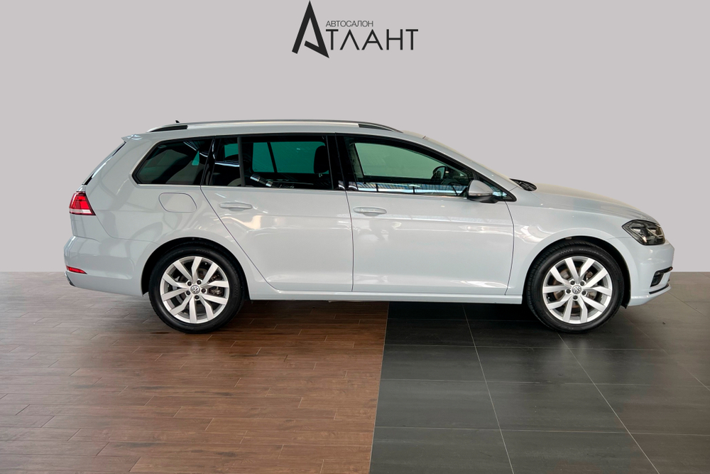 Volkswagen Golf, 2017 год
