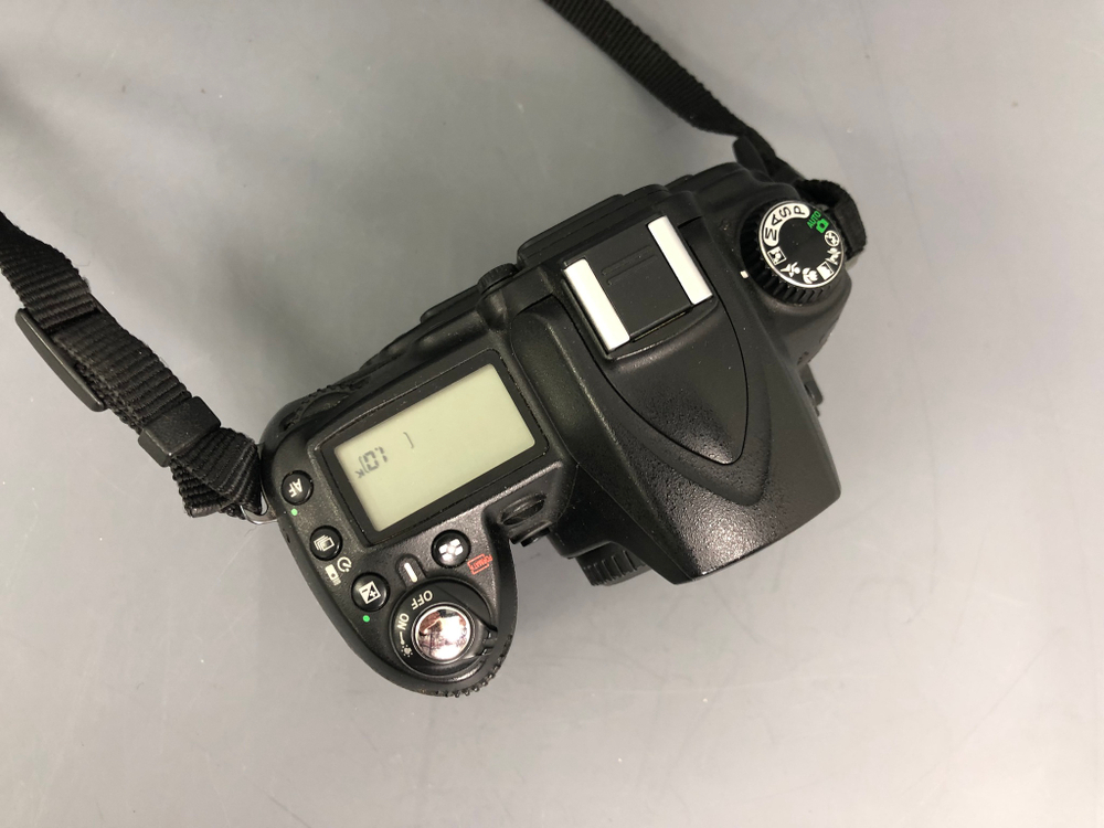 Nikon D90 (Не делает фото, ошибка EM) 36.200 кадров