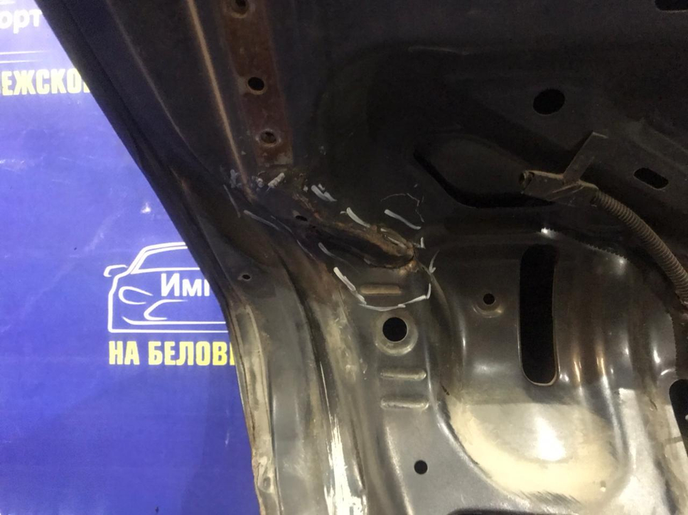 Крышка багажника NISSAN PULSAR 1999