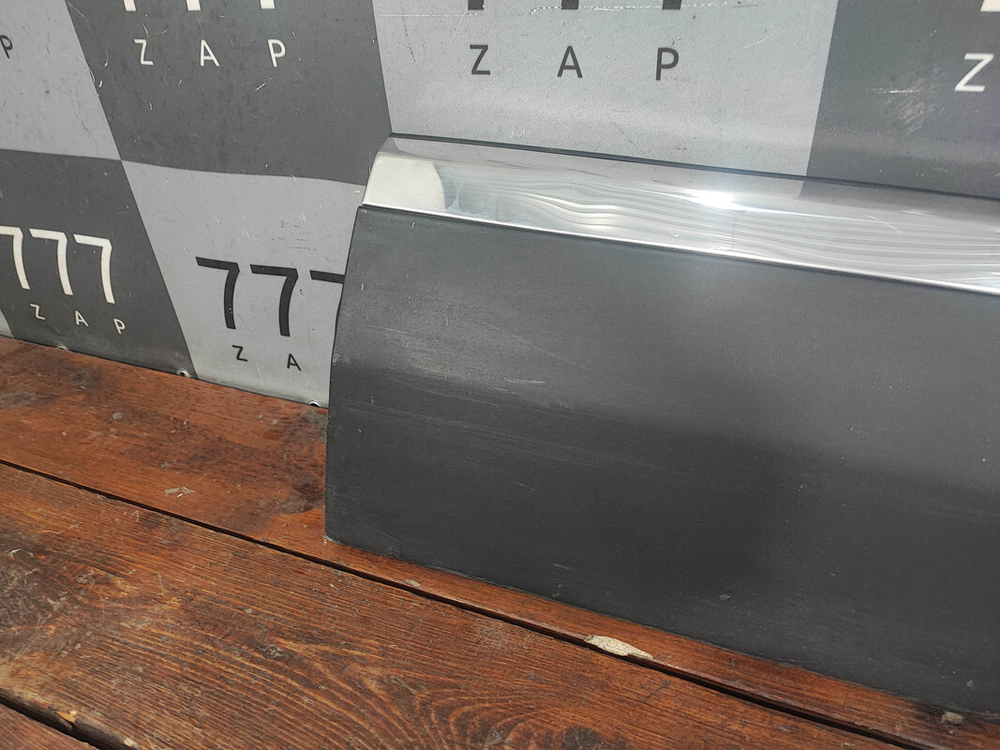 Накладка двери передней правой Peugeot 3008 2 16-нв Б/У Оригинал 9811404077