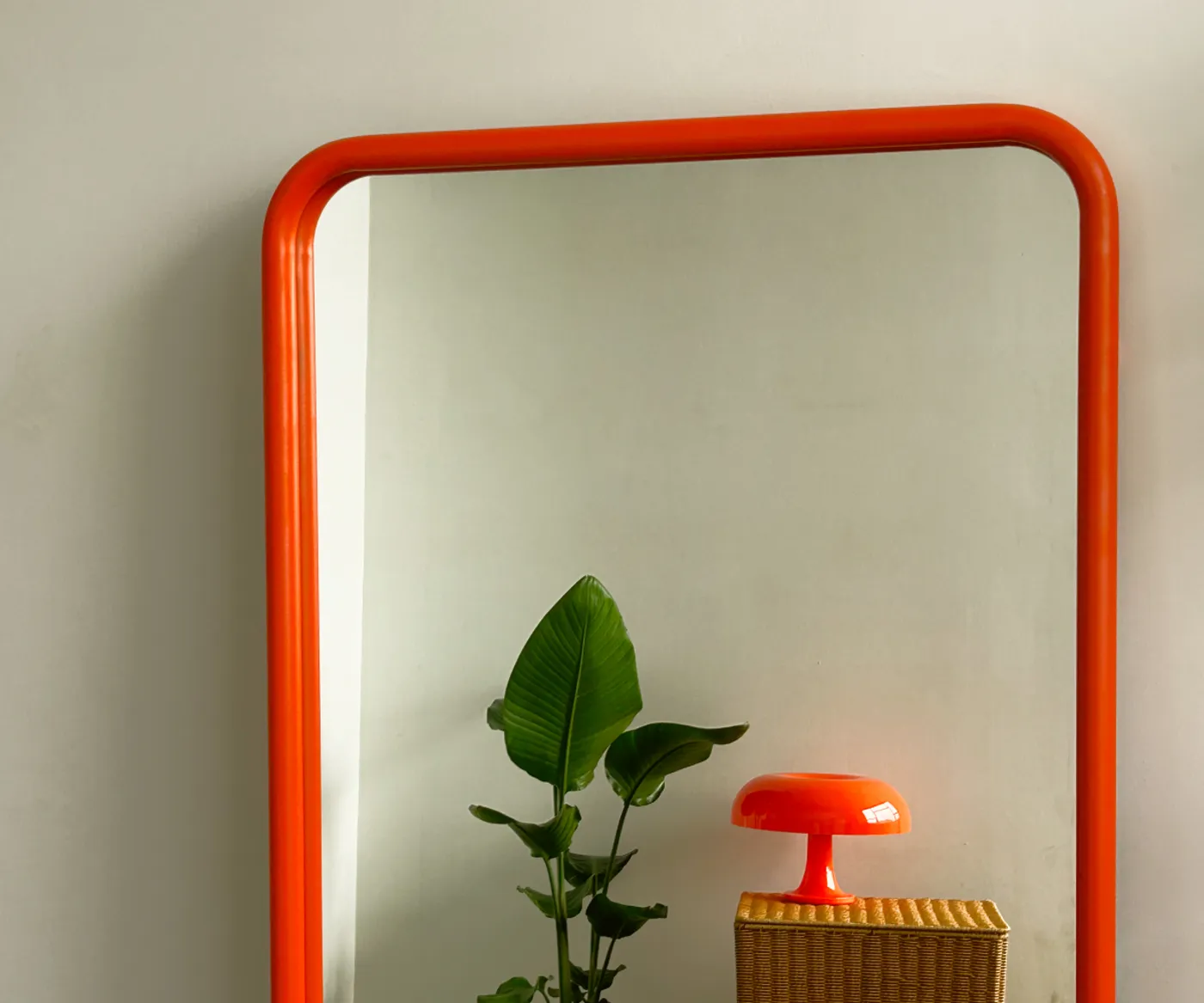 Зеркало на металлической раме 50х80 см, оранжевое
