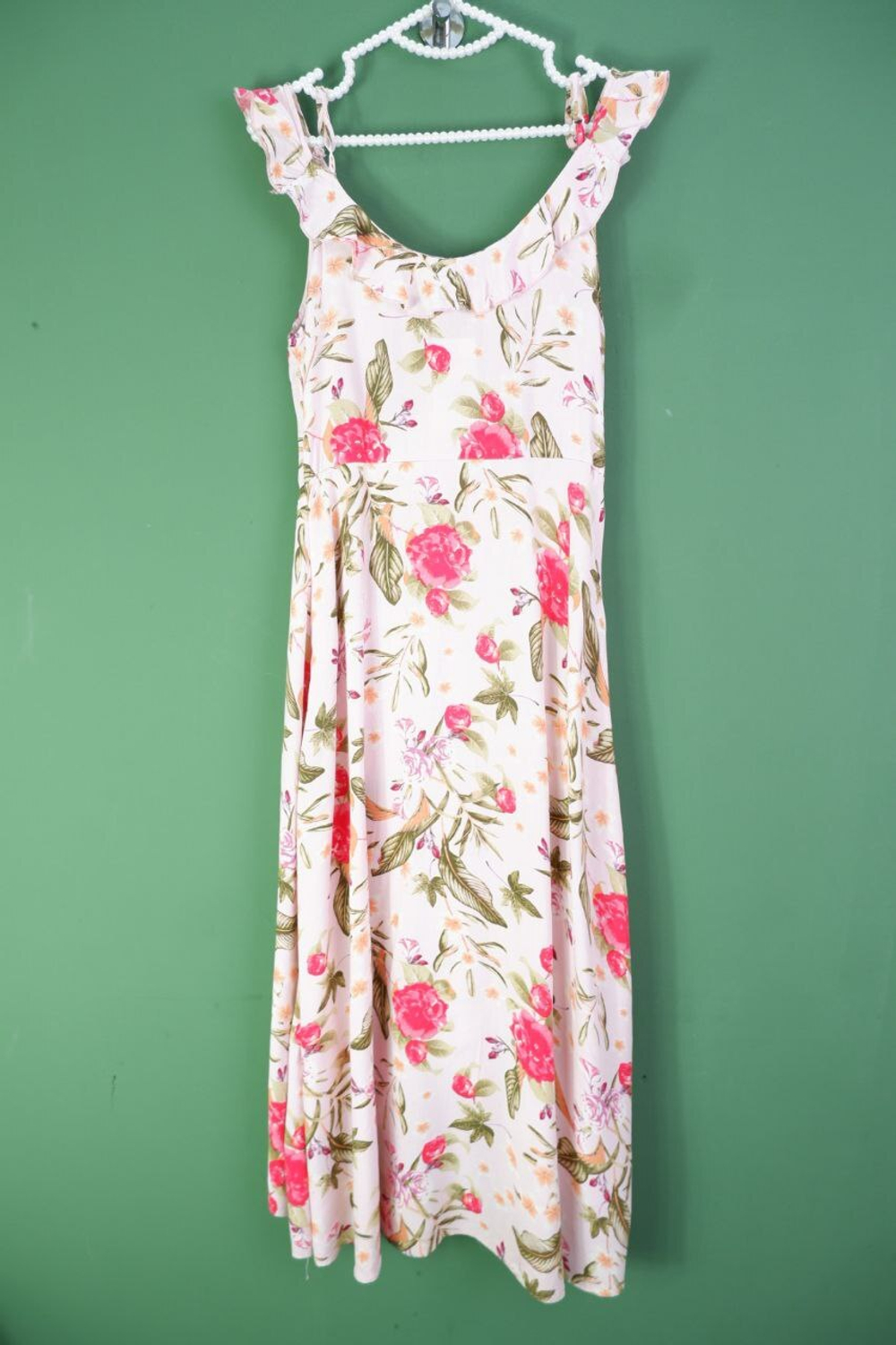 Платье AMISU с нежным рисунком 44 размер