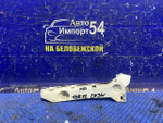 Крепление бампера переднее правое MAZDA DEMIO 2005-2007