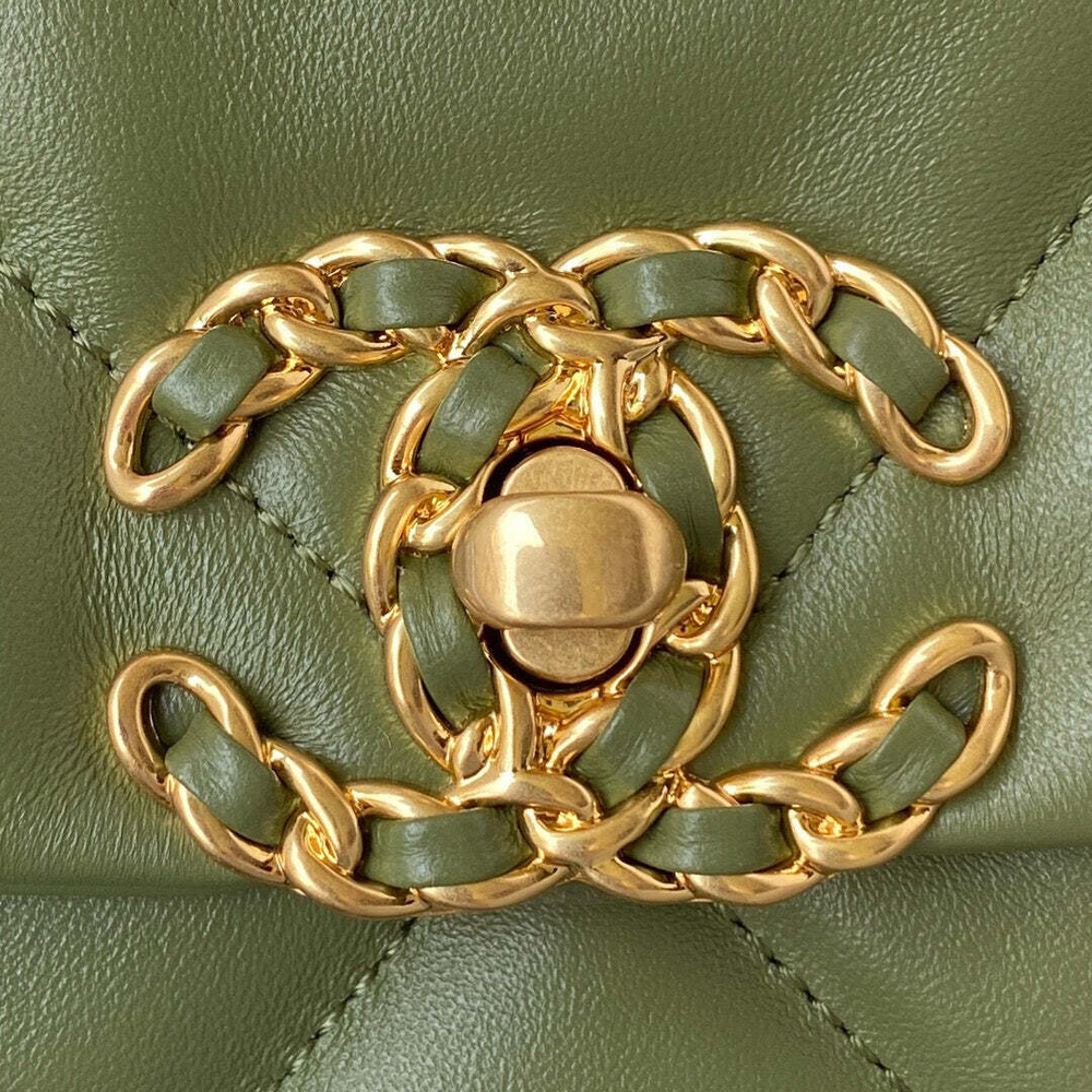 Chanel 19 26 cm