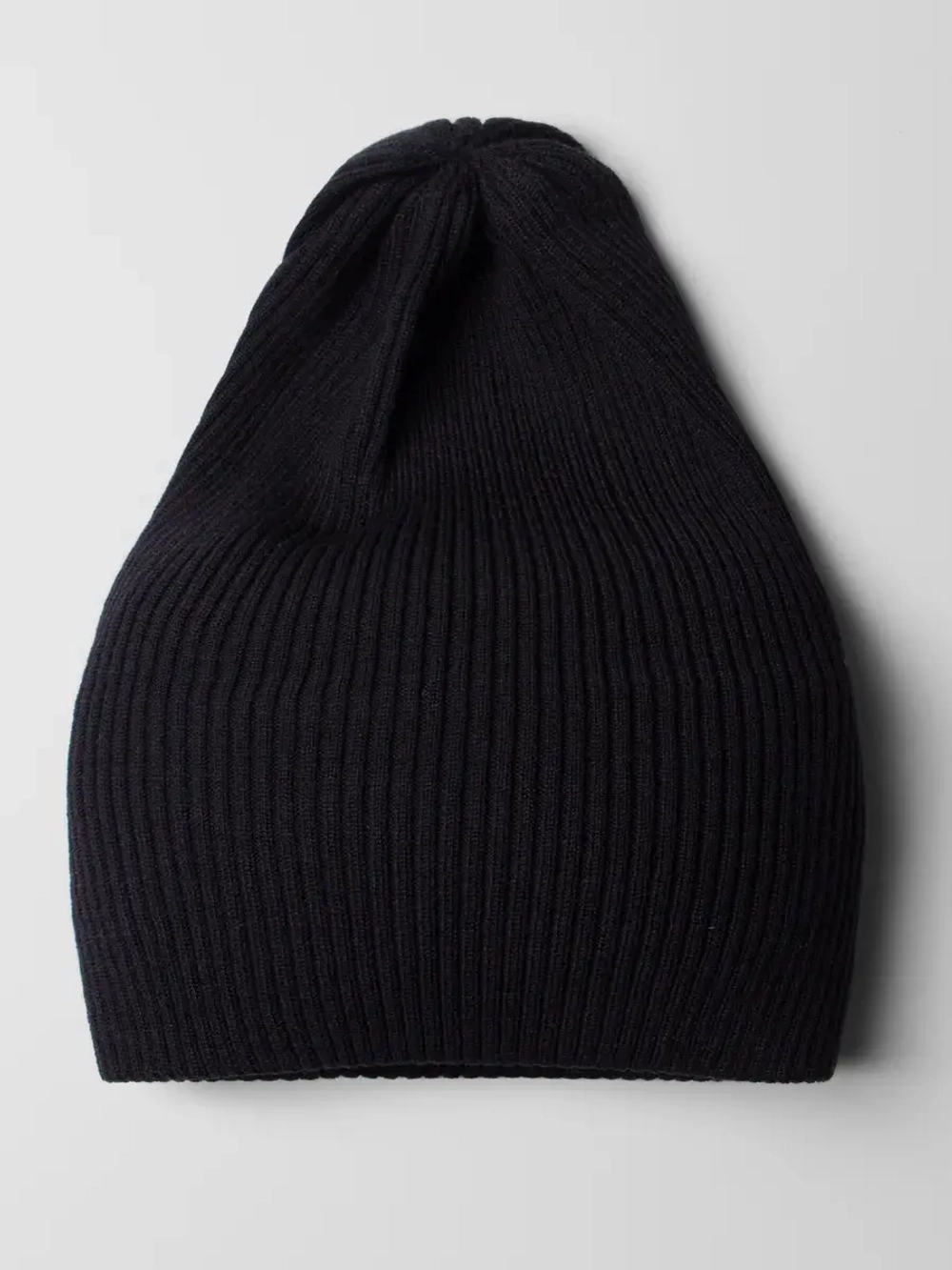 Женская шапка бини на осень