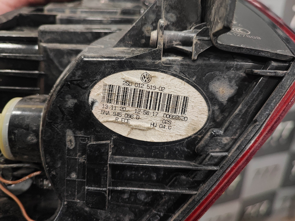 Фонарь задний правый LED Volkswagen Tiguan 2 16-20 Б/У Оригинал 5NA945096D