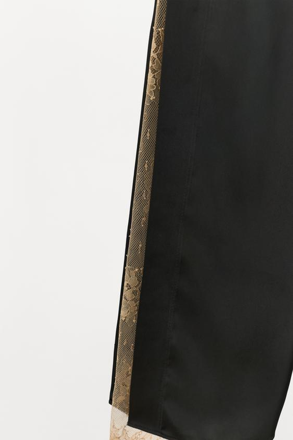 ZARA АТЛАСНЫЕ БРЮКИ С РАЗРЕЗАМИ И КРУЖЕВОМ, ЧЕРНЫЙ